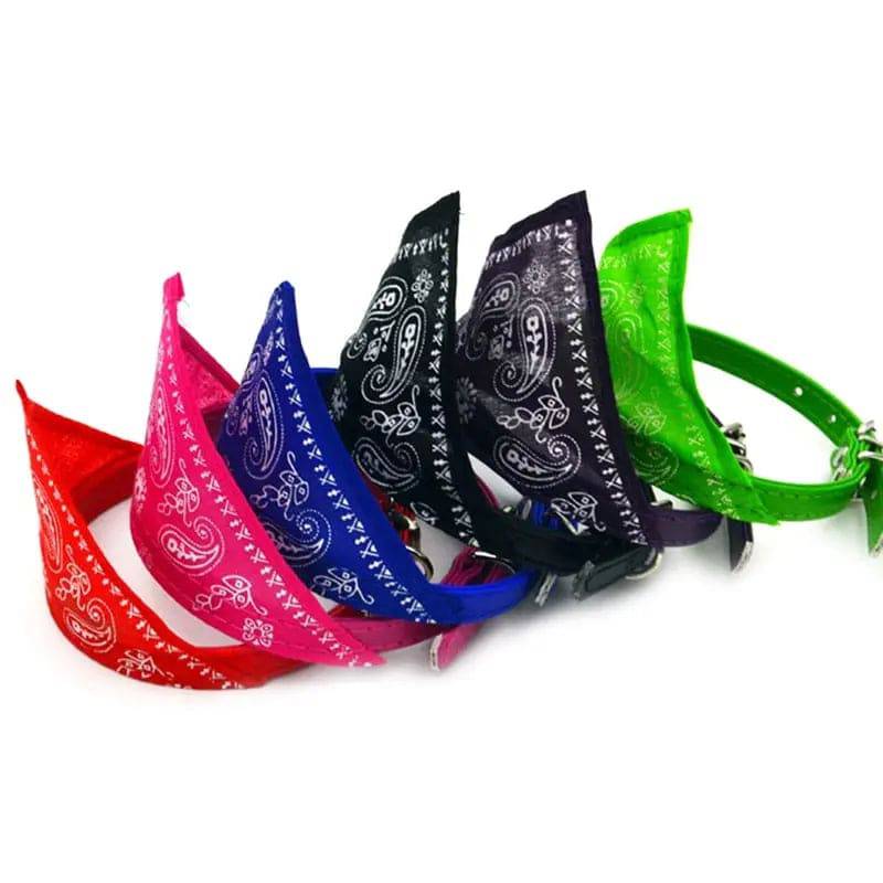 Green adjustable pet bandana collar with printed triangle design for cats and dogs, by TrendyPet's Zone.