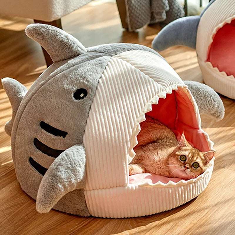 Light gray shark-shaped kitten bed by TrendyPet's Zone, semi-closed cat mat and hideout house for cozy sleeping and nesting.