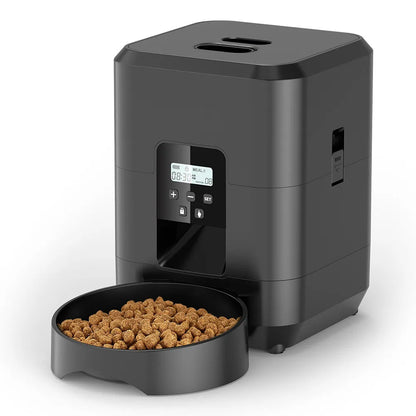 Black 2L smart automatic pet feeder by TrendyPet's Zone with timer and button for dispensing dry food for dogs and cats.