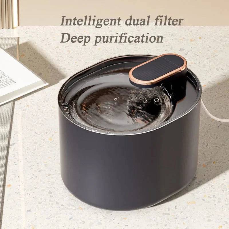 Black 3L automatic pet water fountain with LED light for cats, ultra-silent, USB powered, TrendyPet's Zone pet water feeder.