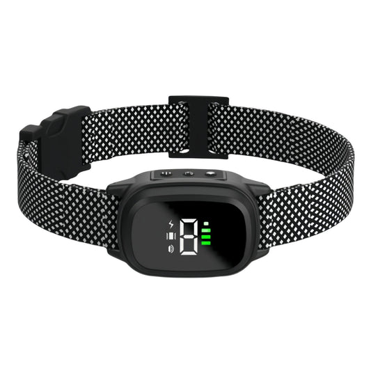 Automatic dog barking collar with rechargeable bark stopper device, equipped with sensors and adjustable strap. TrendyPet's Zone 
