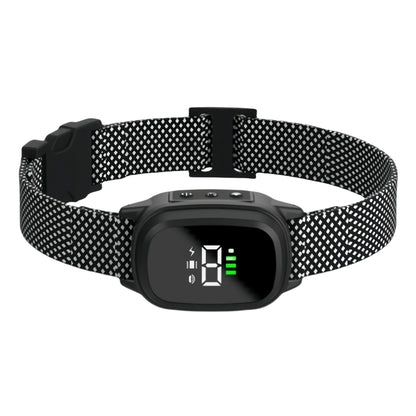 Automatic dog barking collar with rechargeable bark stopper device, equipped with sensors and adjustable strap. TrendyPet's Zone 