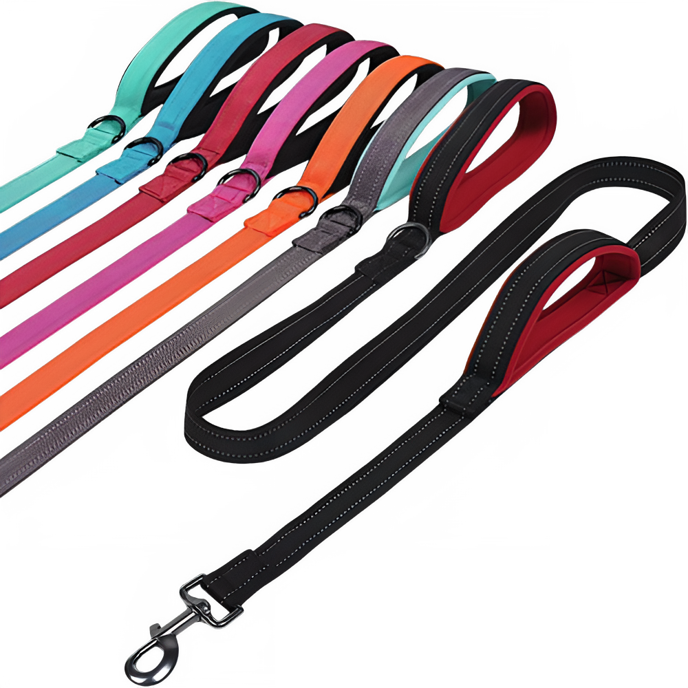 Red heavy-duty dog leash with double handles from TrendyPet's Zone for better control and safety during walks.
