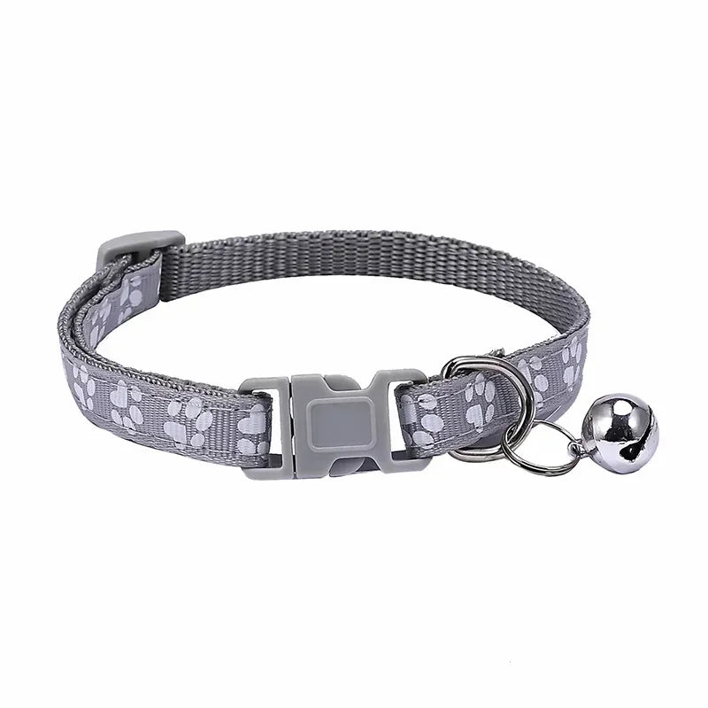 Gray adjustable nylon cat collar with bell from TrendyPet's Zone, featuring a pink collar and colorful options for cats and small dogs.