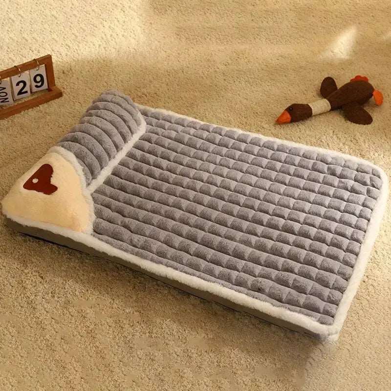 Grey luxury pet mat for winter, soft plaid fleece, removable and washable pet bed suitable for small to large dogs and cats.