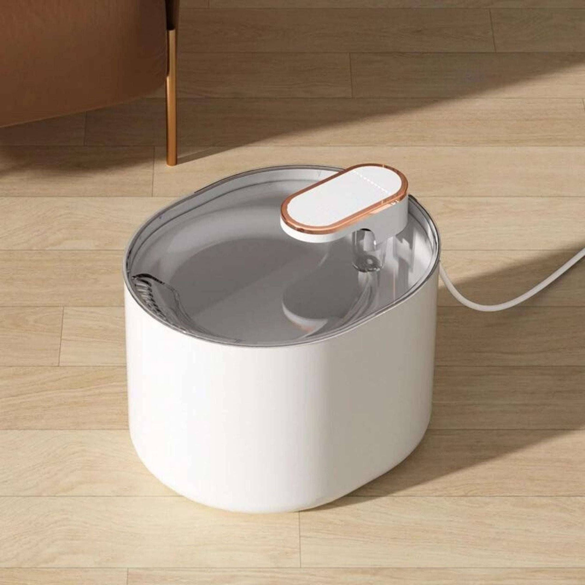 White 3L automatic pet water fountain with LED light, ultra-silent, USB powered for cats and kittens, from TrendyPet's Zone.