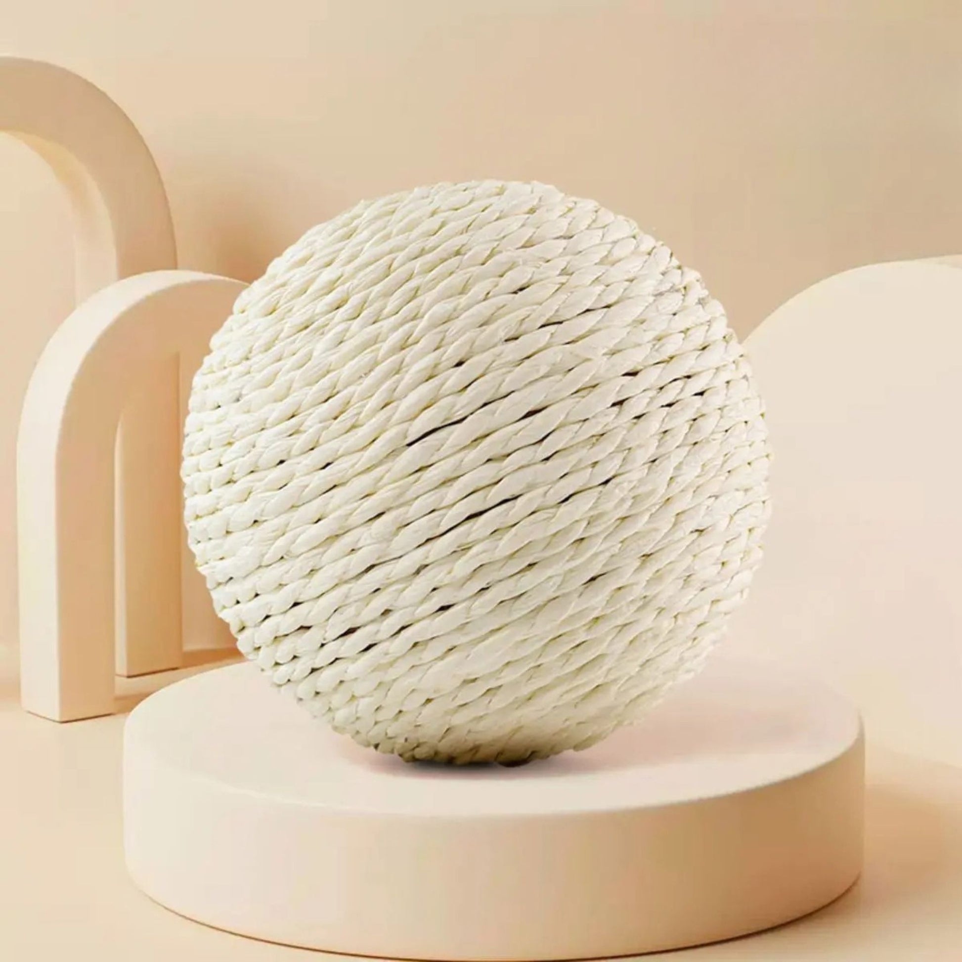 White interactive cat scratching ball, 10cm sisal toy for kittens to scratch and play, from TrendyPet's Zone.